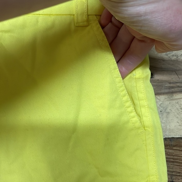 J. Crew Size 00 Bright Yellow Broken-In Chino 100% Cotton Low-rise 3.5” Shorts - Picture 4 of 9